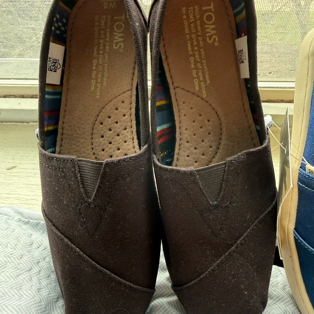 Toms Slip-On Canvas Loafers in Navy Blue